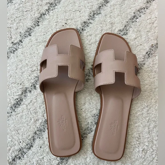 Hermes nude sandals 2025